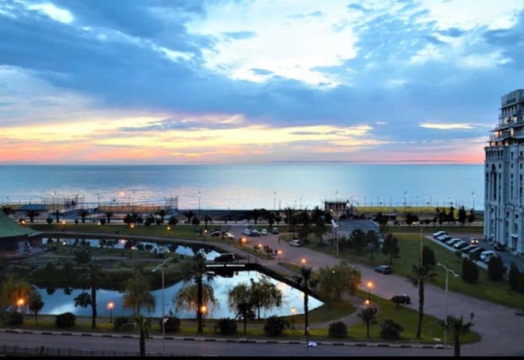 Gorgiladze Black Sea Apartment 巴统 外观 照片